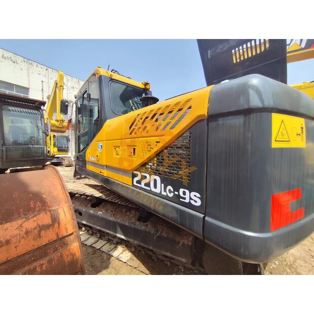 2024 Hyundai 220-9S-41616375