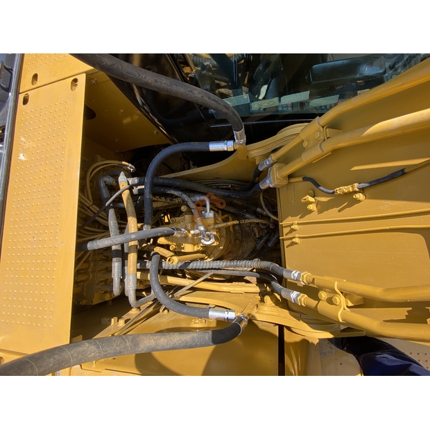 2024 Caterpillar 320D-41616389
