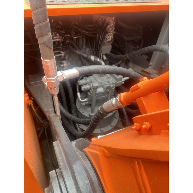 2024 Hitachi ZX240-3-41618450