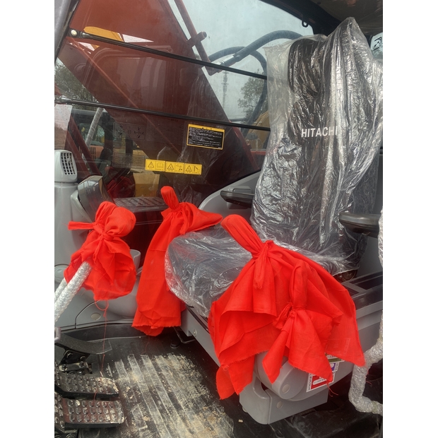 2024 Hitachi ZX240-3-41618453