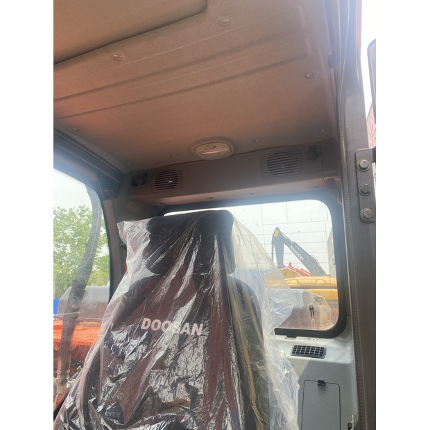 2025 Doosan DX225LCA-41619198