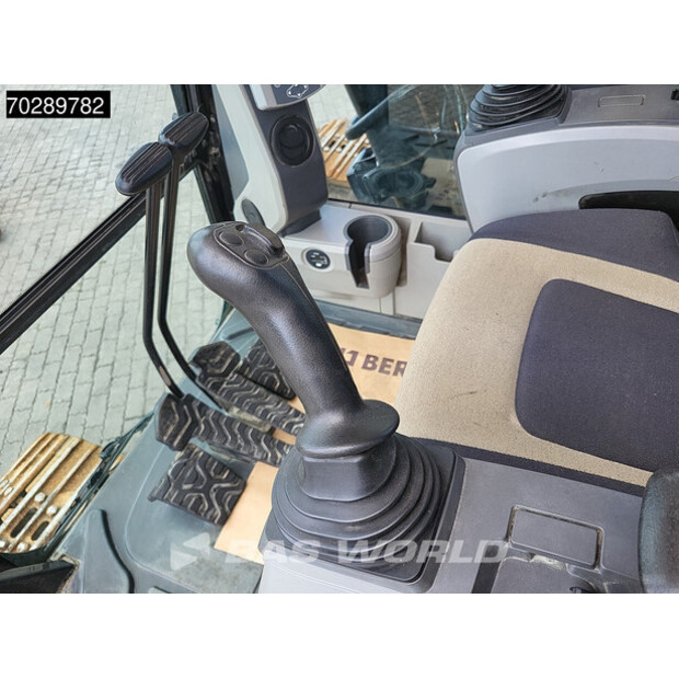 2017 كاتربيلر 320FL-41620415