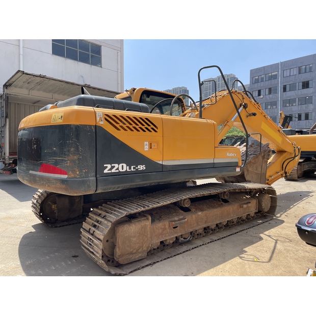 2020 Hyundai R220LC-9S-41620441