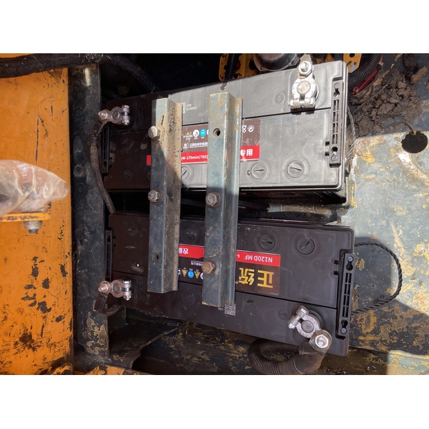 2020 Hyundai R220LC-9S-41620443