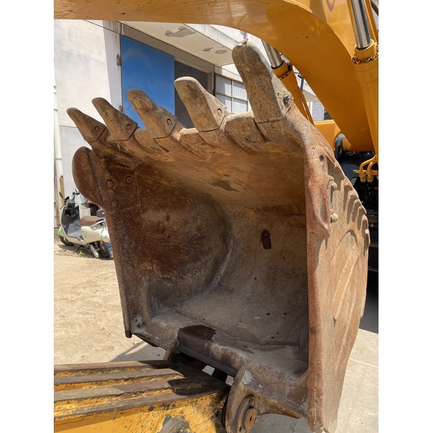2020 Hyundai R220LC-9S-41620444