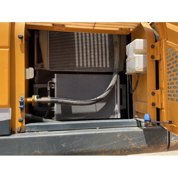 2020 Hyundai R220LC-9S-41620446