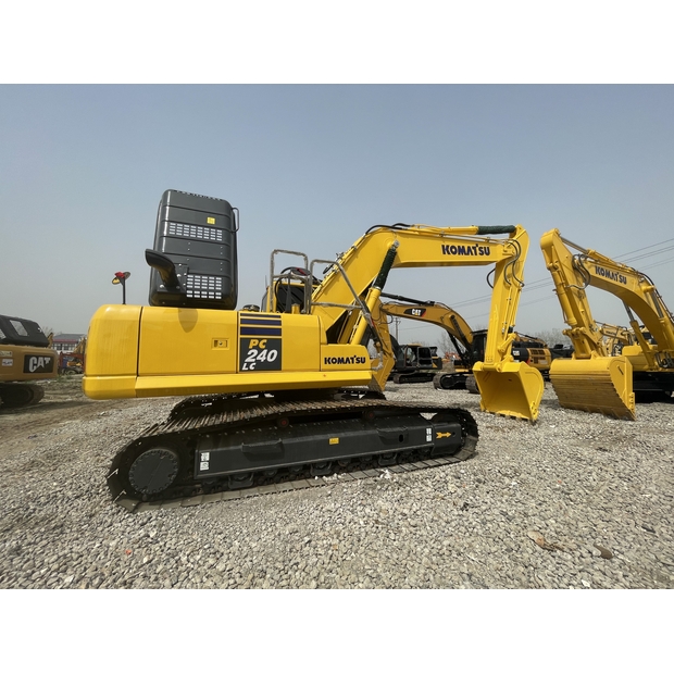 2023 كوماتسو PC240-41632806