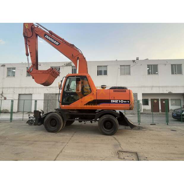 2022 Doosan DH210W-7-41632910