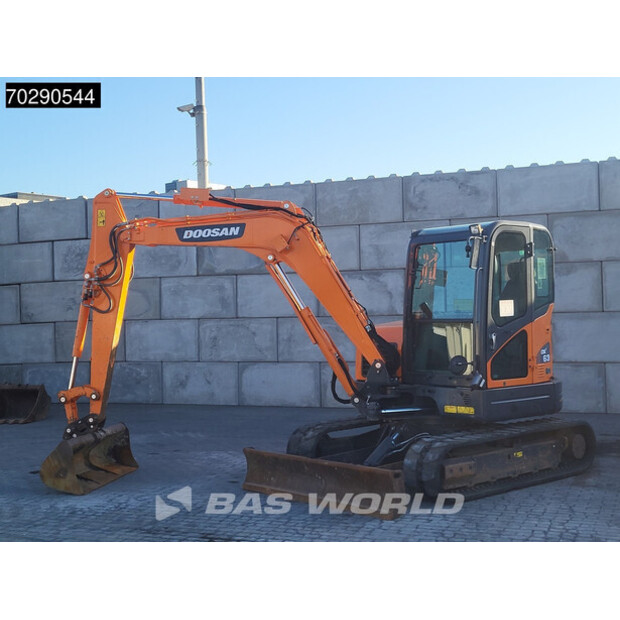 2020 Doosan DX63-3-41633575