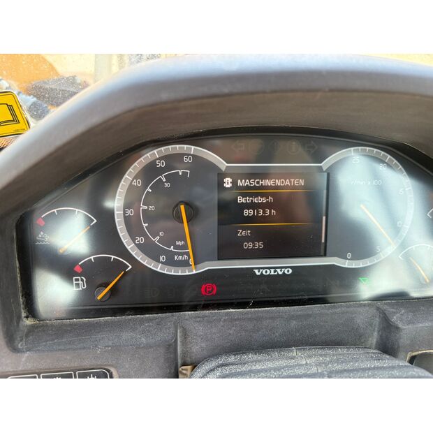2021 فولفو L180H-41642381