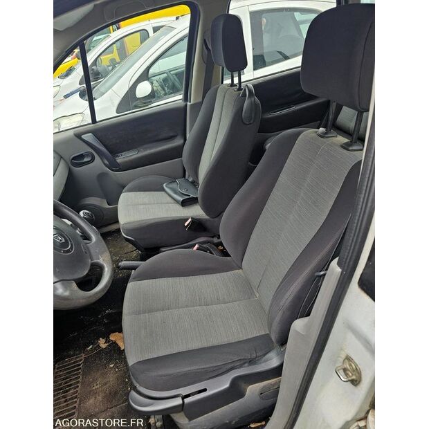 2003 Renault Megane-41648266