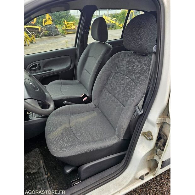 2007 Renault Clio-41648338