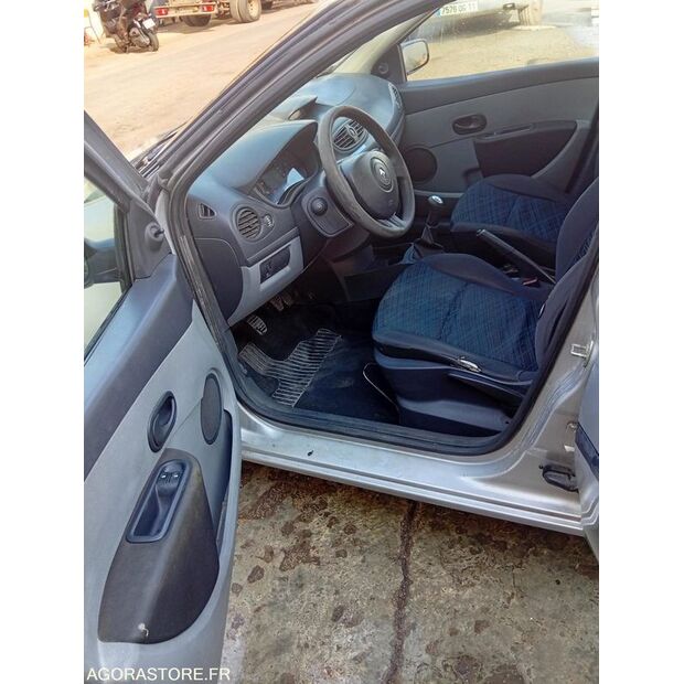 2005 رينو Clio-41648563