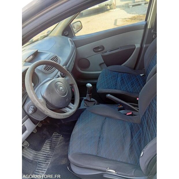 2005 رينو Clio-41648565