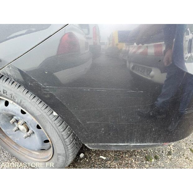 2013 Renault Laguna-41648592