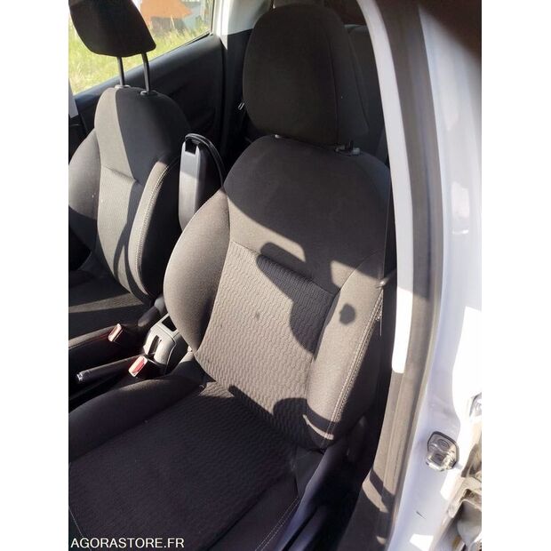 2019 Peugeot 208-41648723