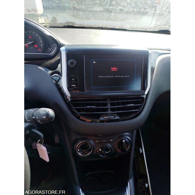 2019 Peugeot 208-41648725