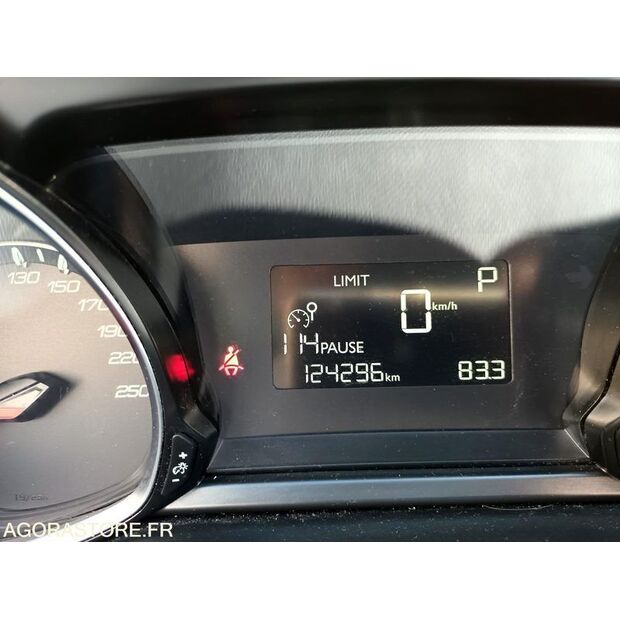 2016 Peugeot 308-41648749