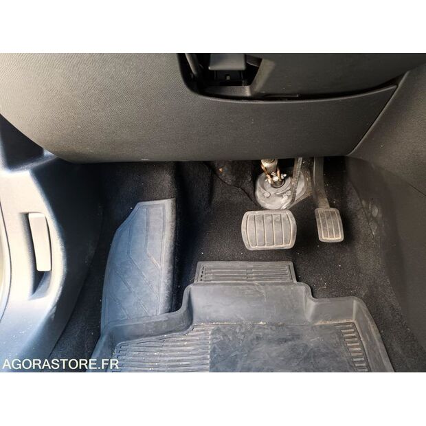 2016 Peugeot 308-41648750