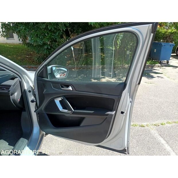 2016 Peugeot 308-41648753