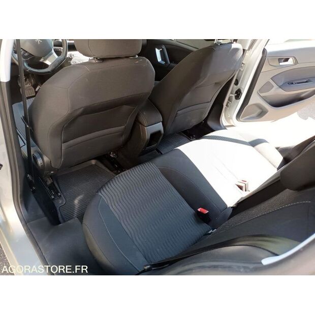 2016 Peugeot 308-41648759