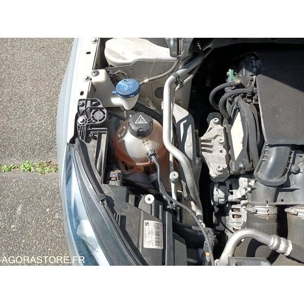 2016 Peugeot 308-41648766