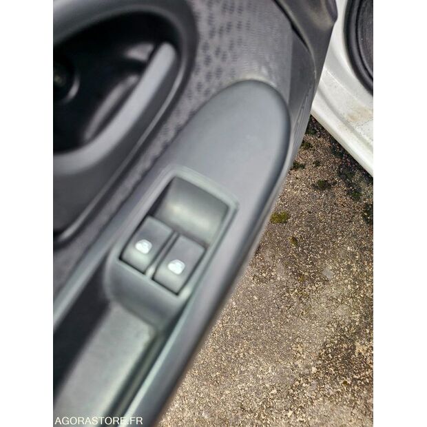2008 Renault Clio-41664827