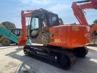 صورة ل حفارات 2023 هيتاشى EX120