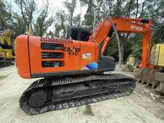 صورة ل معدات البناء 2023 هيتاشى ZX130