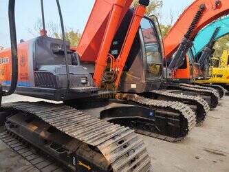 صورة ل معدات البناء 2023 هيتاشى ZX200-3