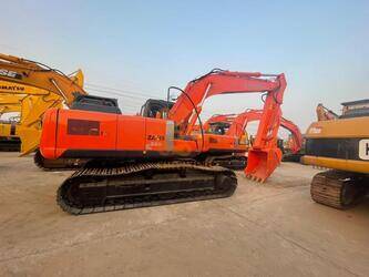 صورة ل معدات البناء 2021 هيتاشى ZX200