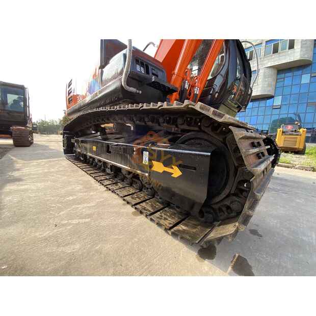 2021 Hitachi ZX200-41667912