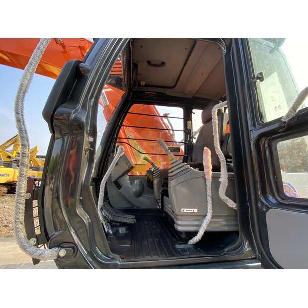 2021 Hitachi ZX200-41667918