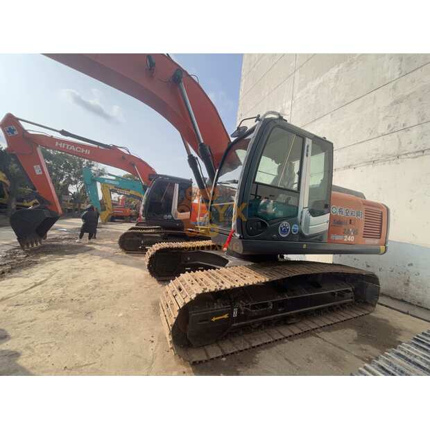 2021 هيتاشى ZX240-3-41668024