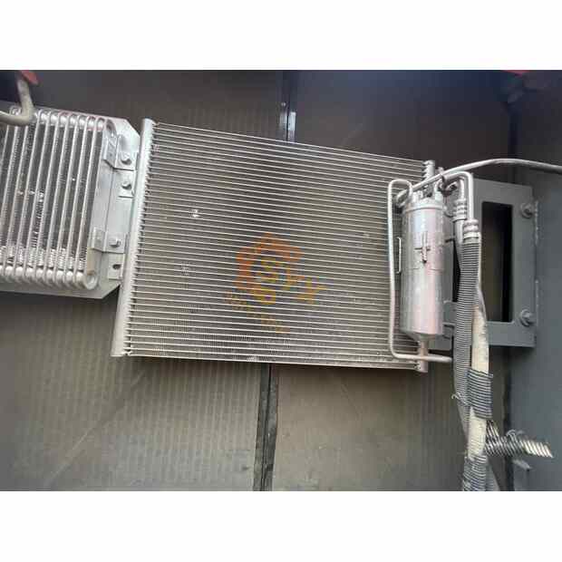 2021 هيتاشى ZX240-41668057