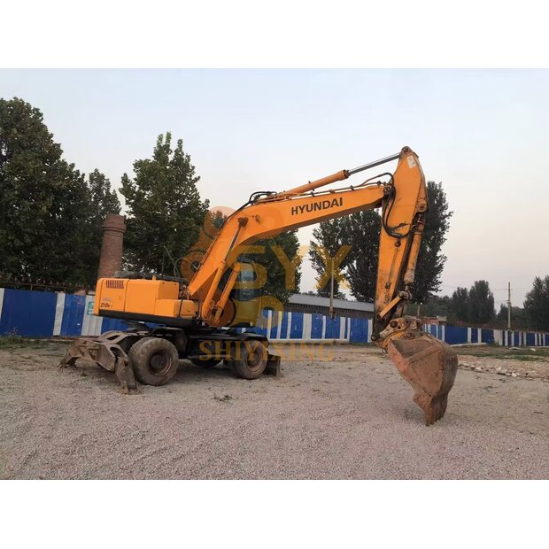 2023 هيونداي 210W-7-41668378