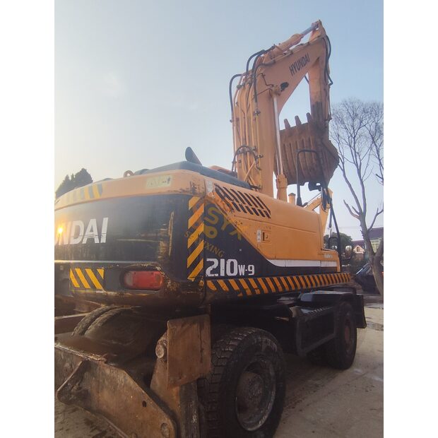 2022 Hyundai 210W-9-41668454