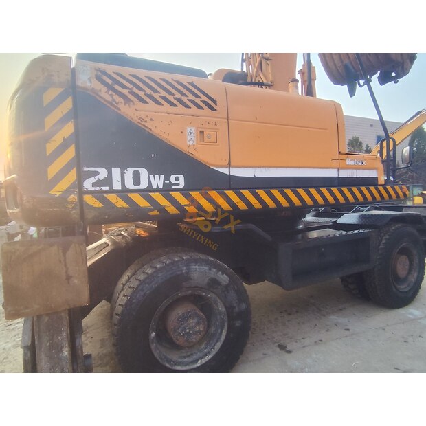 2022 Hyundai 210W-9-41668471