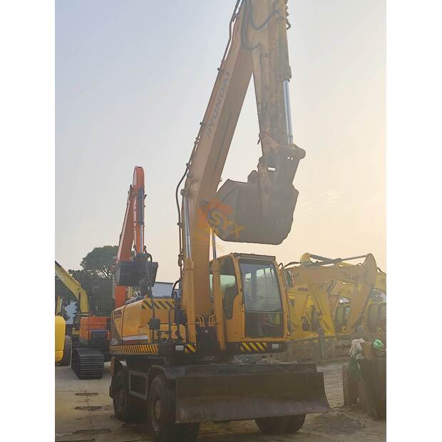 2022 Hyundai 210W-9-41668472