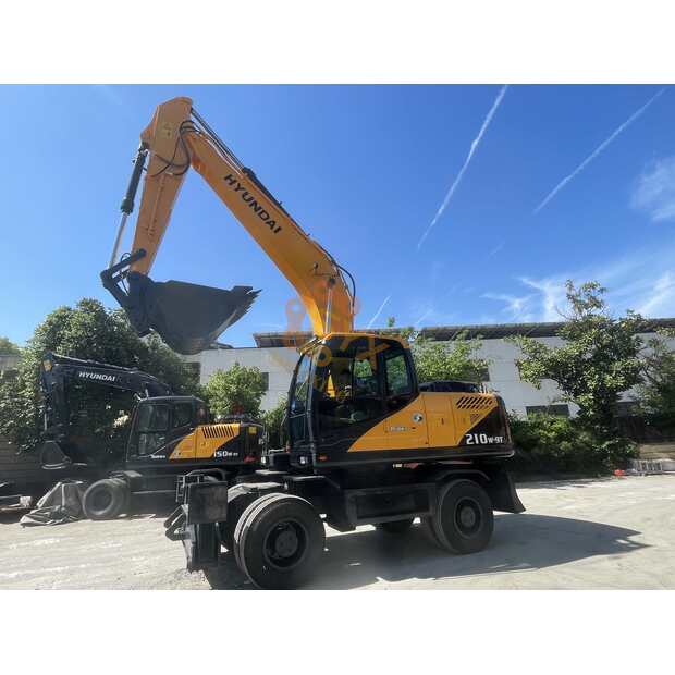 2022 Hyundai 210W-9-41668488
