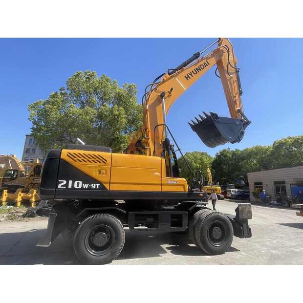 2022 Hyundai 210W-9-41668489