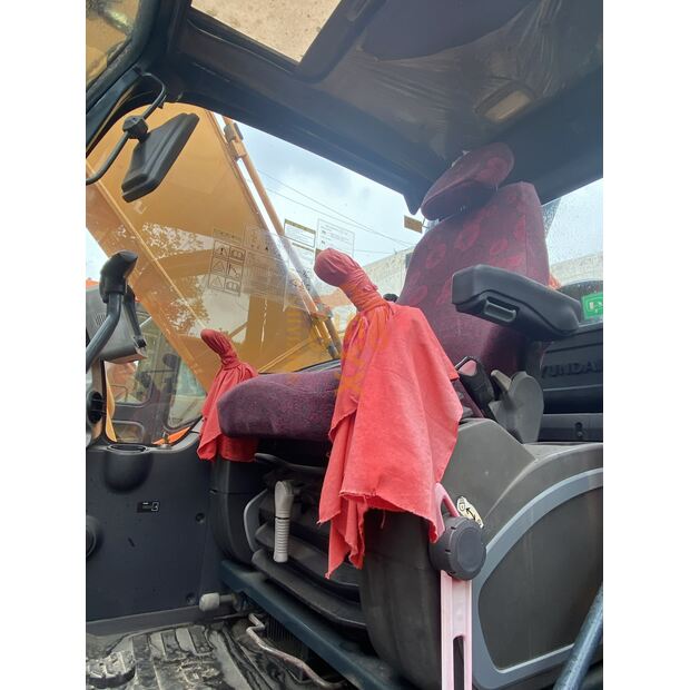 2023 Hyundai 215-9-41668500