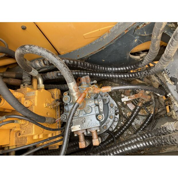 2023 Hyundai 215-9-41668504