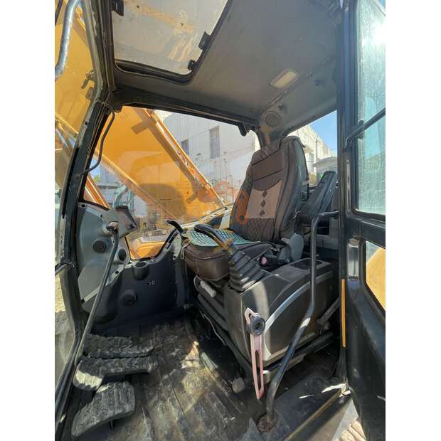 2023 Hyundai 215-9-41668515