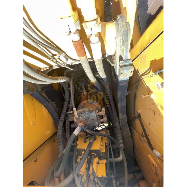 2023 Hyundai 215-9-41668519