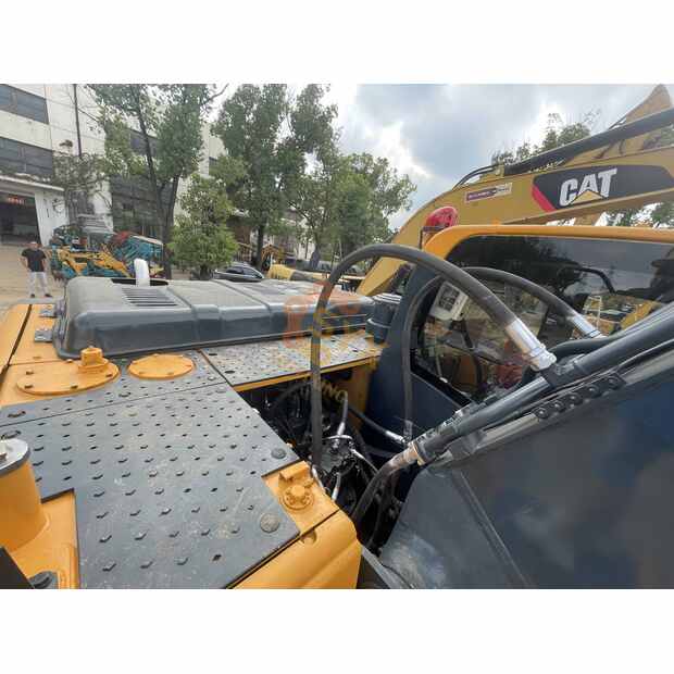 2022 Hyundai 220LC-9S-41668565