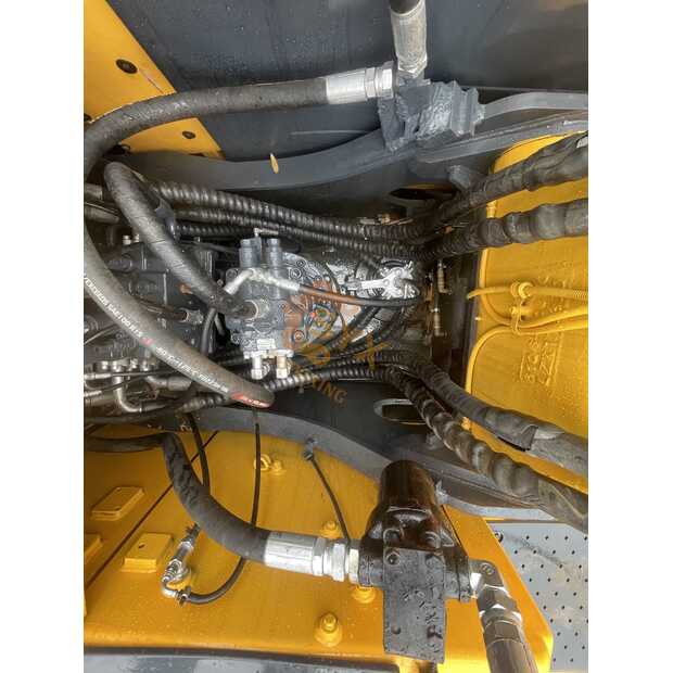 2023 Hyundai 220LC-9S-41668581