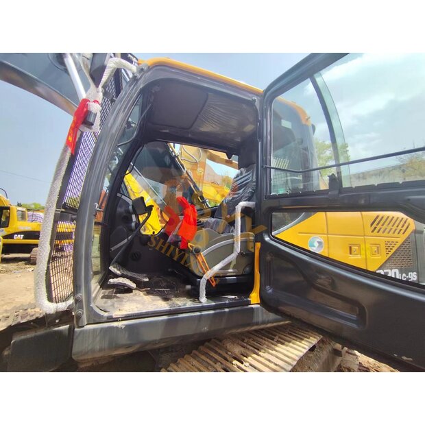 2022 Hyundai 220-9S-41668624