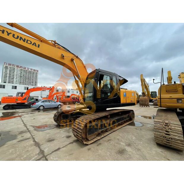 2021 Hyundai 225-7-41668638