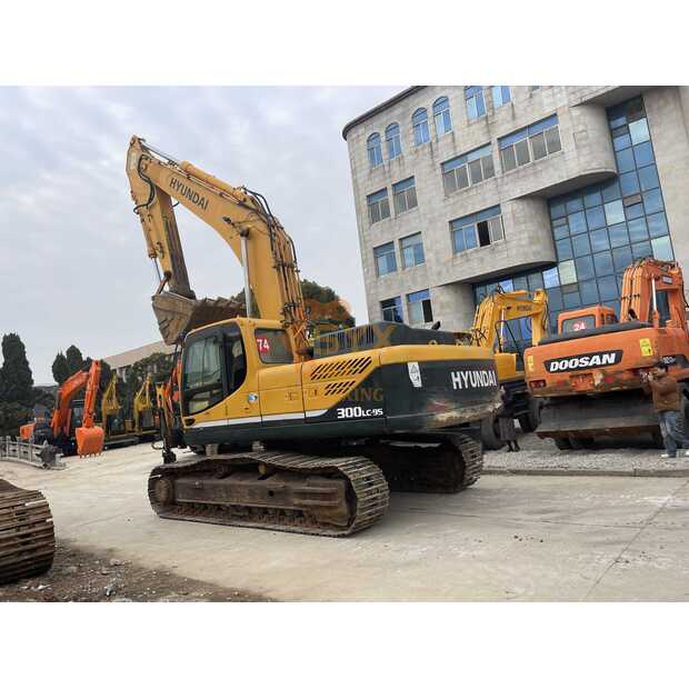2023 Hyundai R300LC-9S-41668835